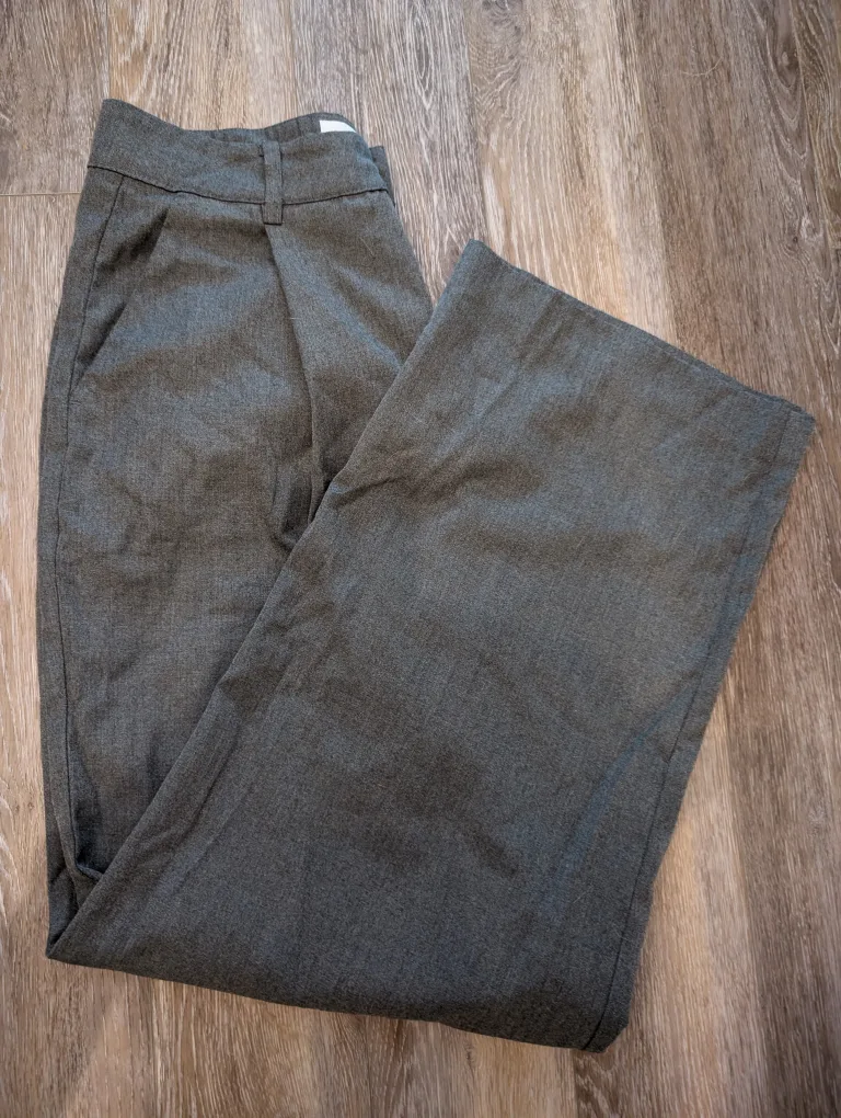 Twik Par Simons Grey Wide Leg Pants - Size M thumbnail