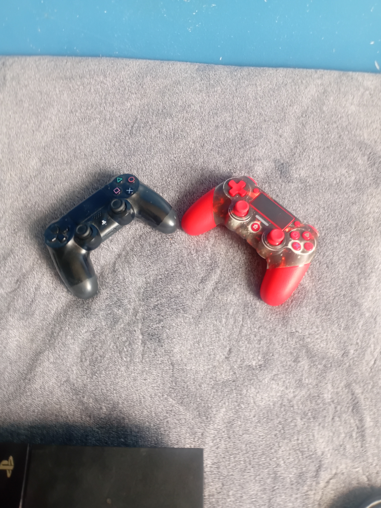 Sony PlayStation 4 with 2 Controllers, HDMI & Power Cable - photo 4