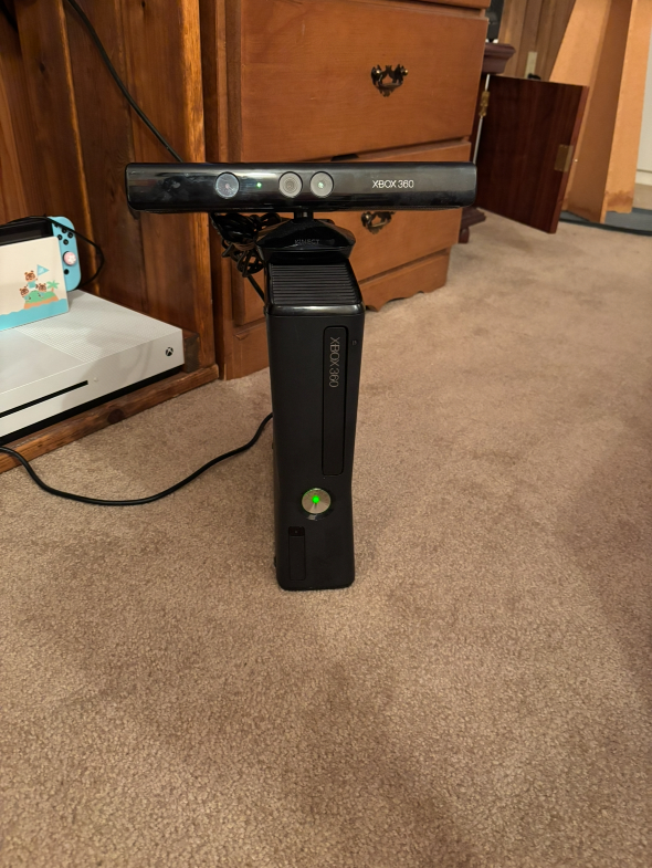 Xbox 360 Slim Lot - photo 2