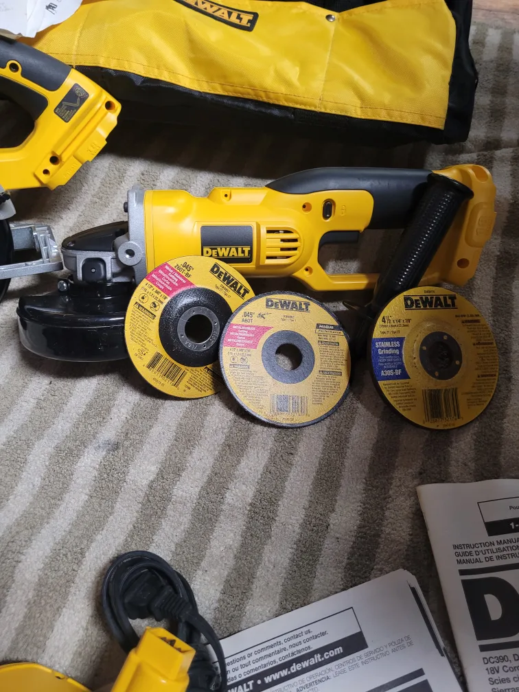 DeWalt Power Tools Set image indicator(5)