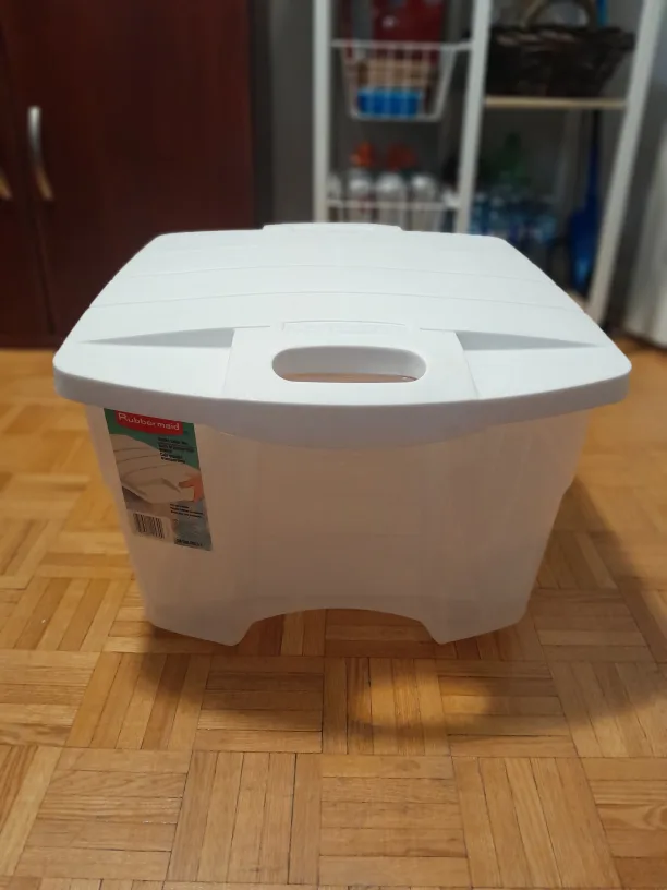 Rubbermaid Clear Storage image indicator(3)