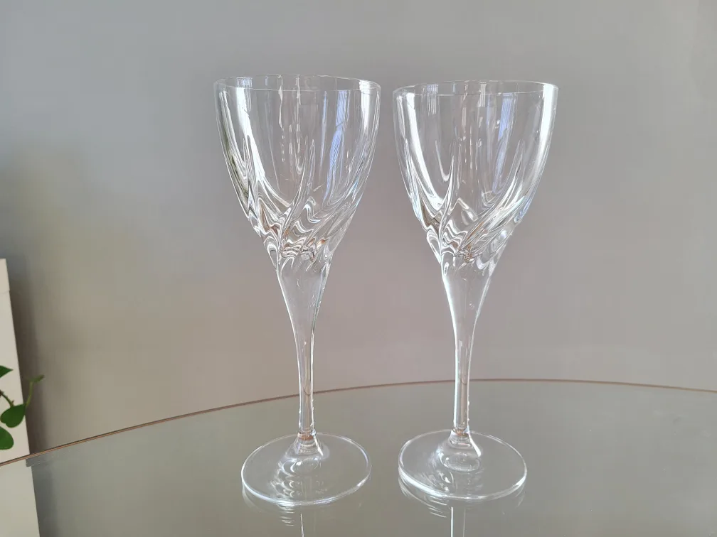 Pair of Elegant Wine Glasses image indicator(2)