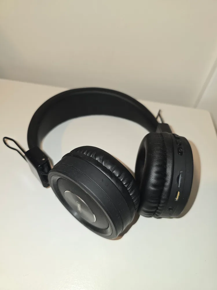 Remax Black Headphones thumbnail