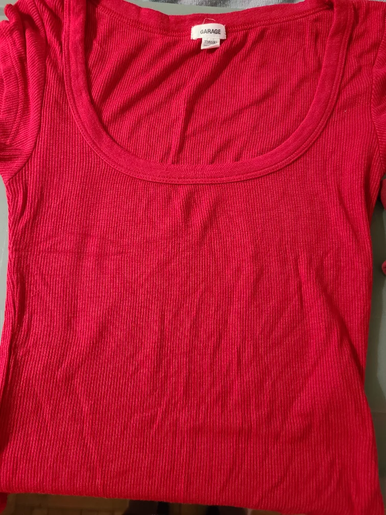 women's tops thumbnail