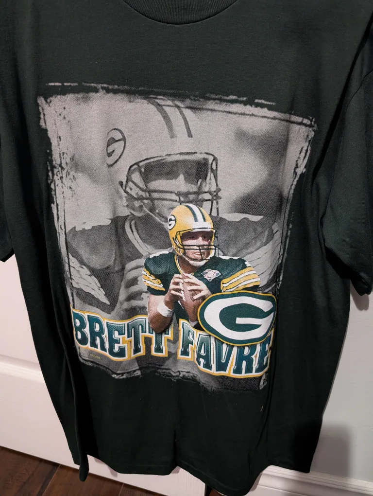 Brett Favre Green Bay Packers T-Shirt thumbnail