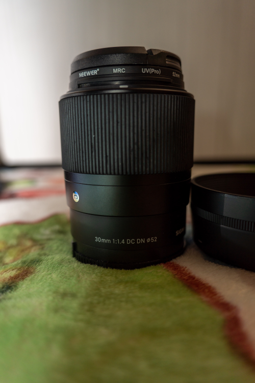 Sigma 30mm F1.4 DC DN C for Sony E Mount with Neewer filters - photo 3