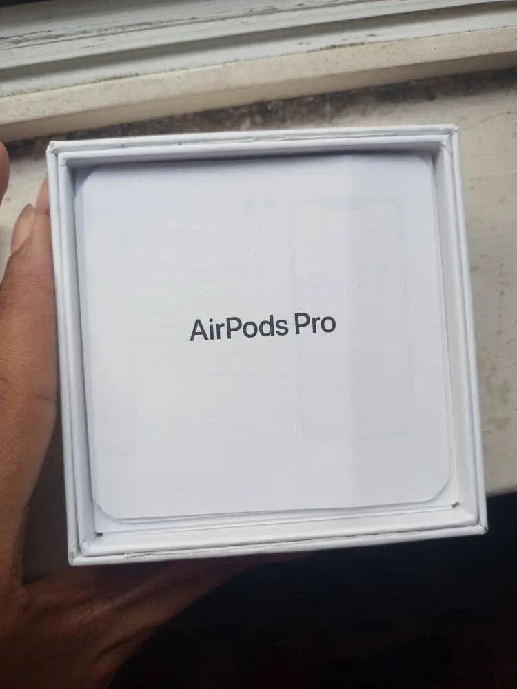 AirPods Pro 2nd gen(authentic!!!) thumbnail
