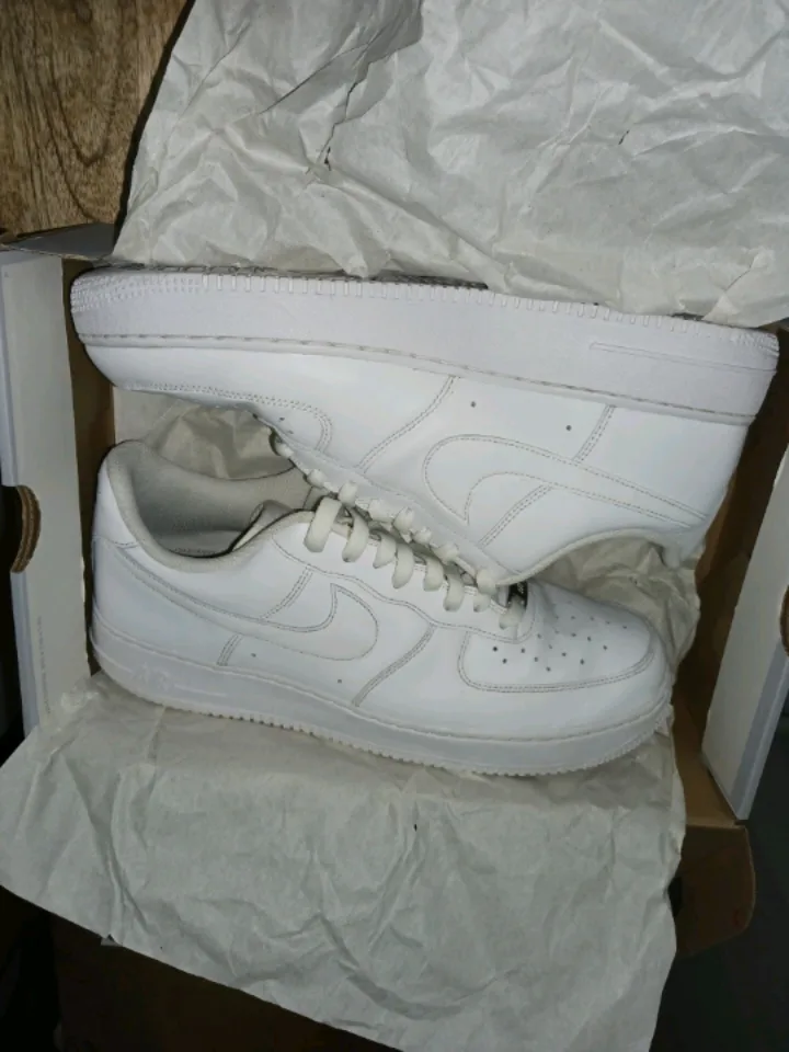 🔥Nike Air Force 1 Low '07 White Size 12 USED IN BOX image indicator(9)