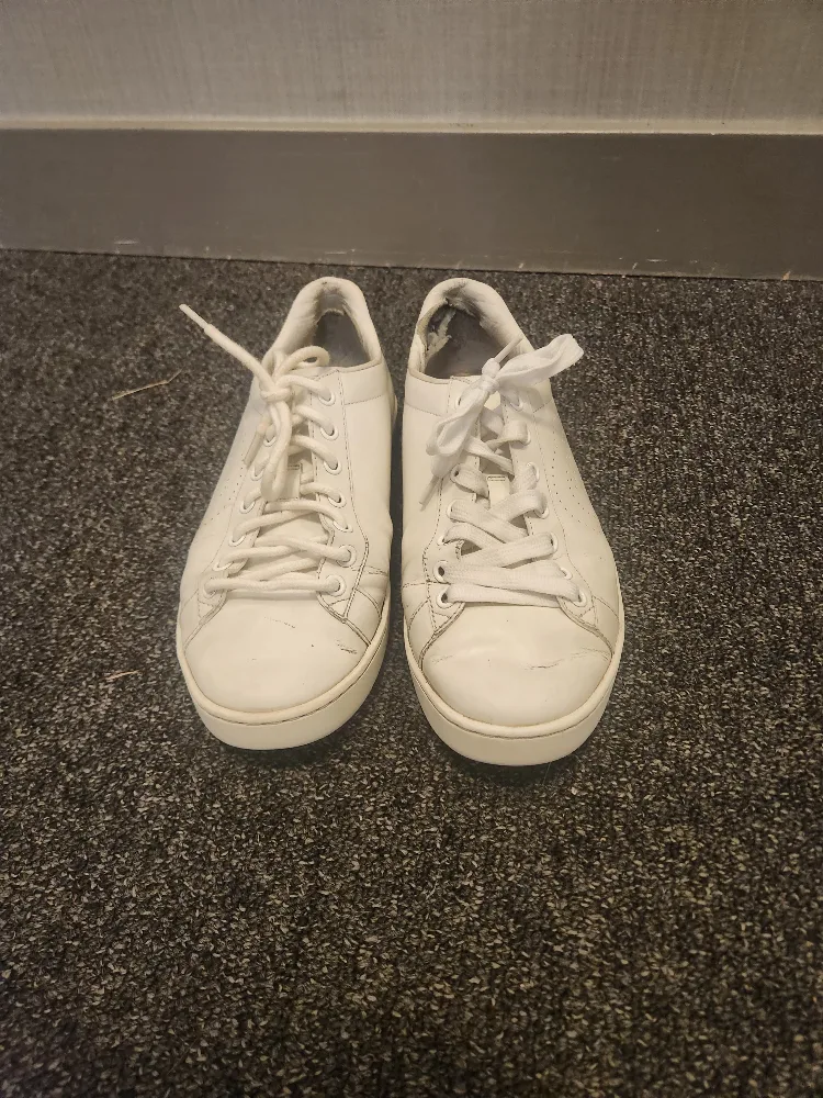 Gucci White Leather Sneakers - Size 37.5 image indicator(2)