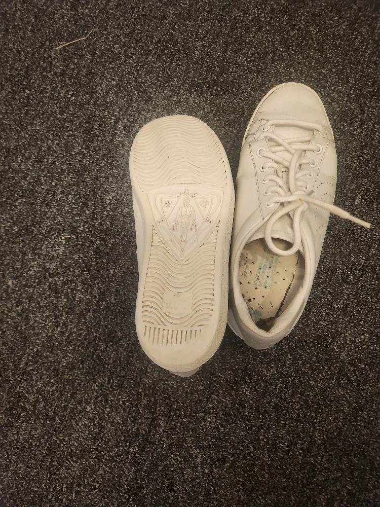 Gucci White Leather Sneakers - Size 37.5 image indicator(4)