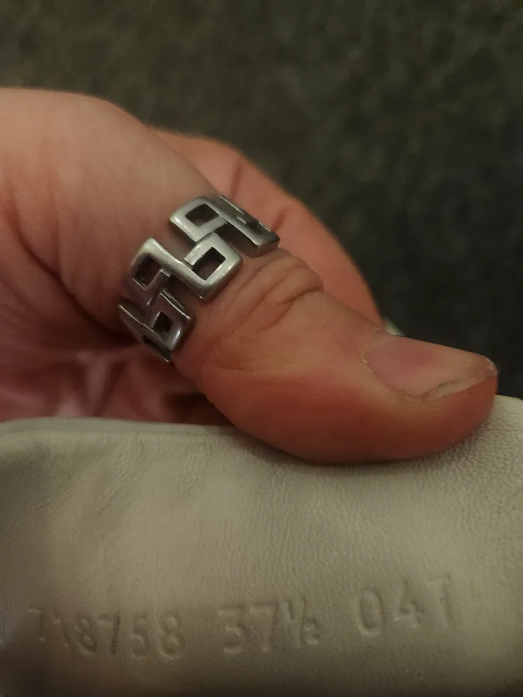 Gucci White Leather Sneakers - Size 37.5 image indicator(5)