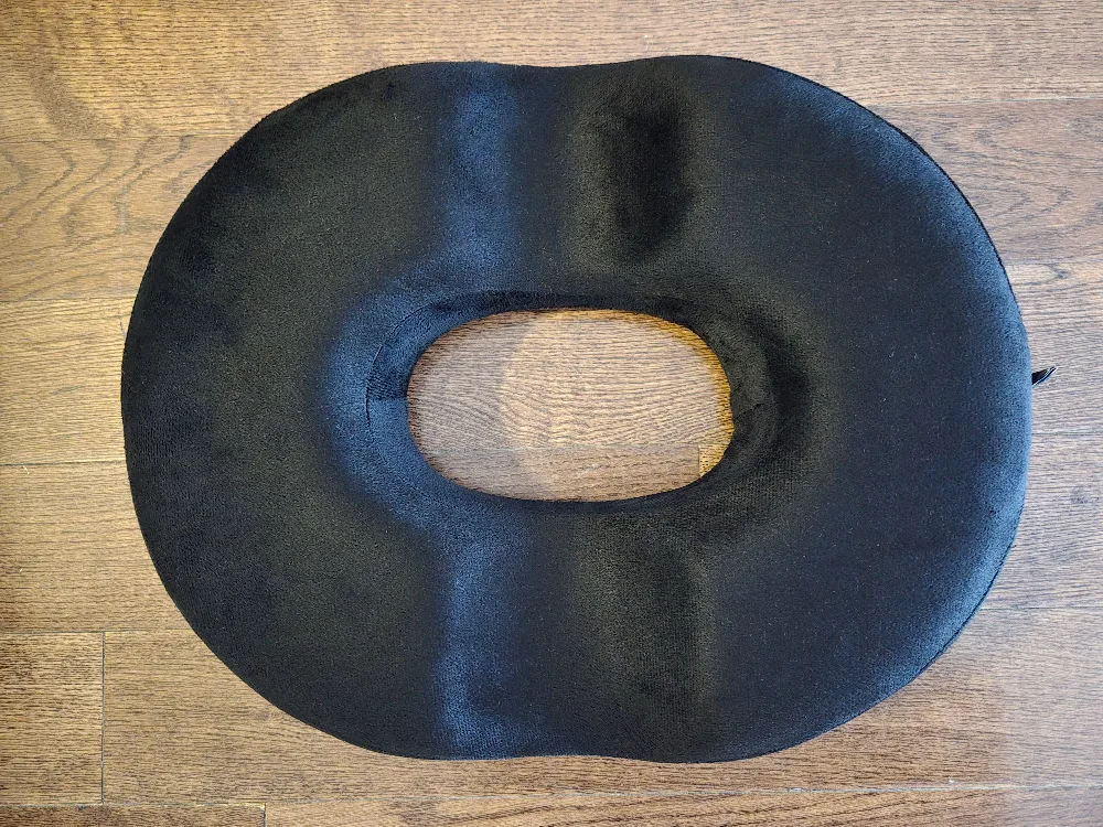 Donut seat cushion for postpartum or tailbone pain relief thumbnail