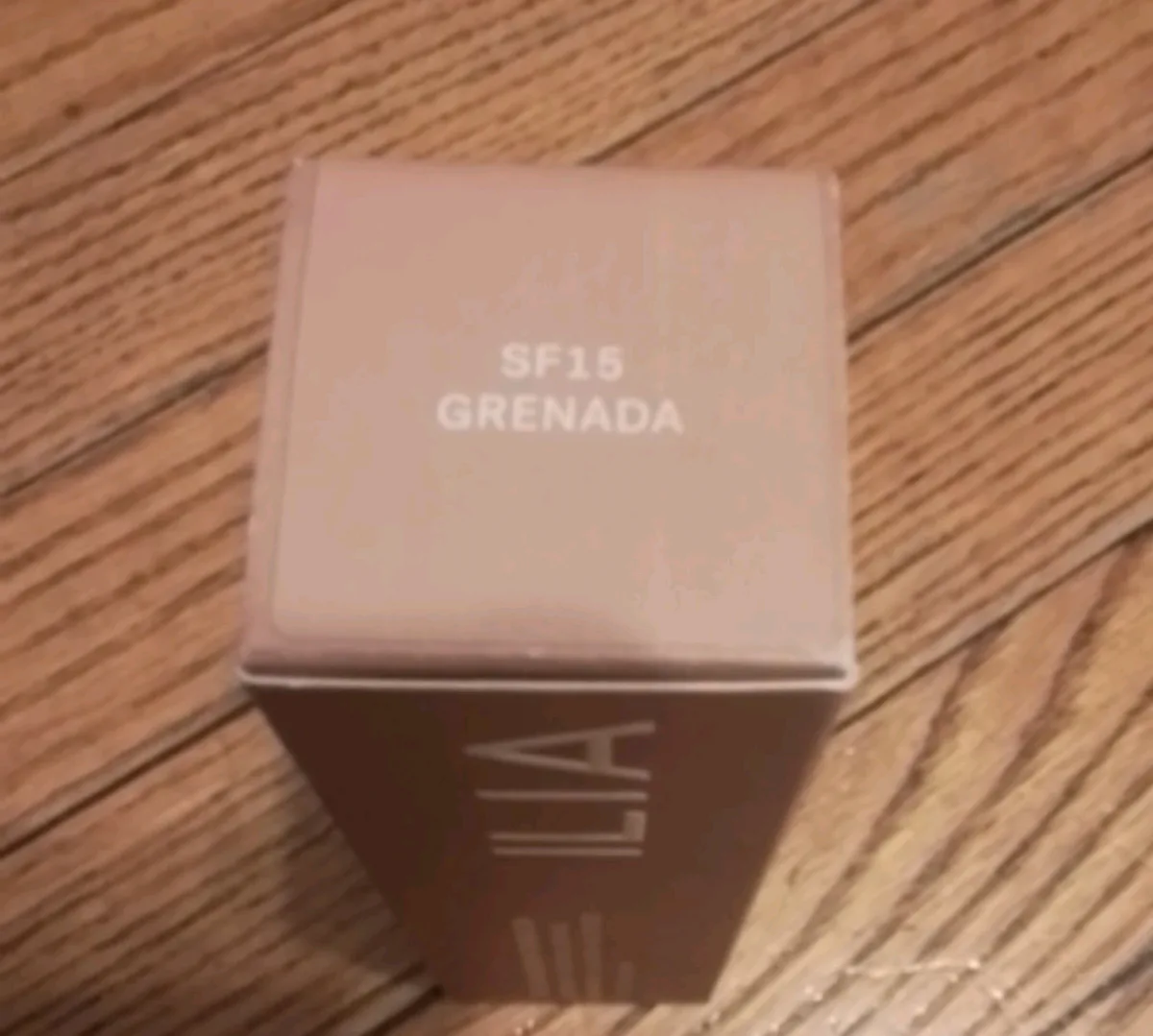 ILIA True Skin Serum Foundation - Grenada SF15 image indicator(3)
