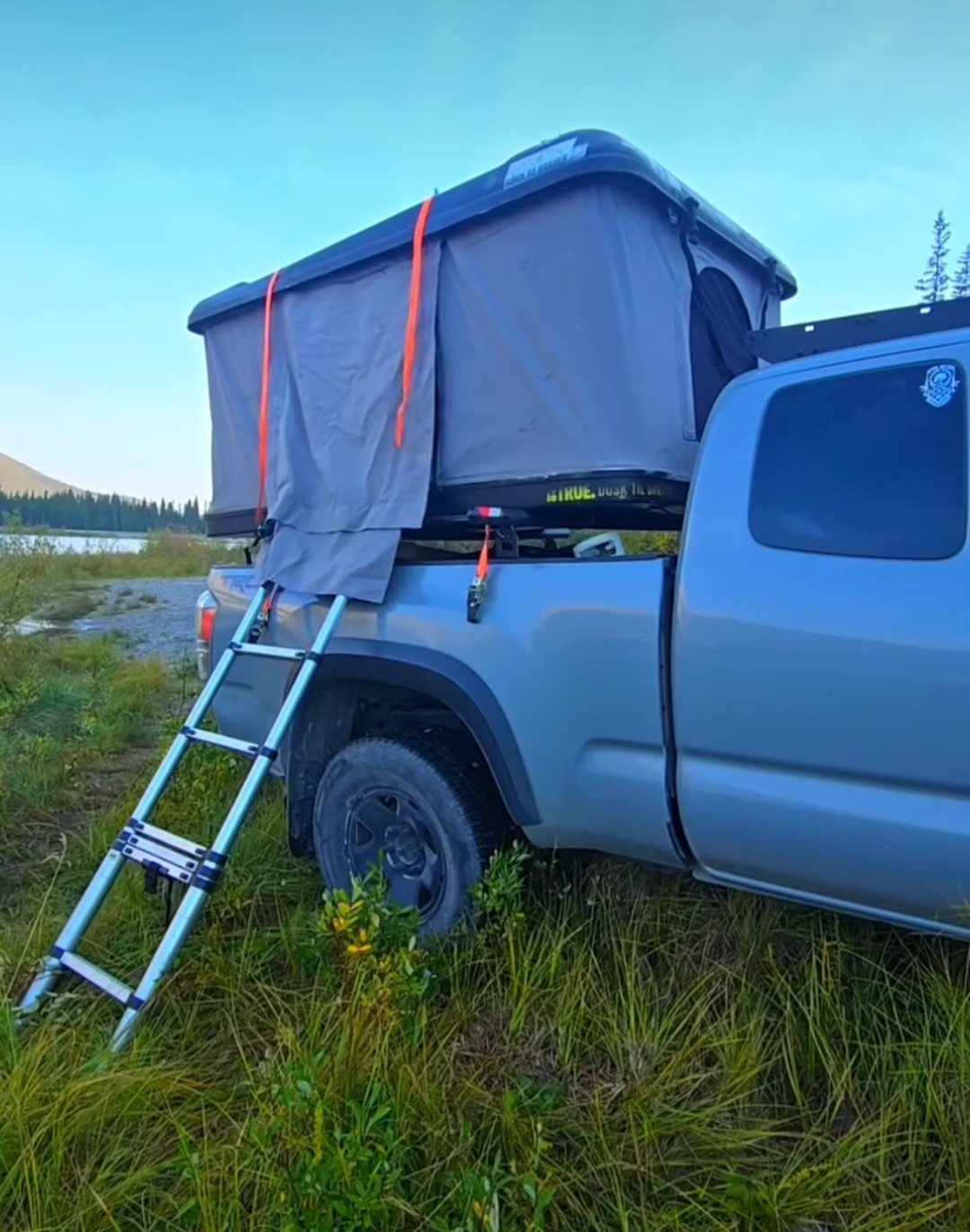 3 Person Roof Top Tent with Internal Racks Piiq