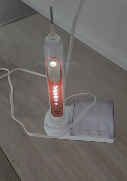 Oral-B iO Series 9 Electric Toothbrush image indicator(3)