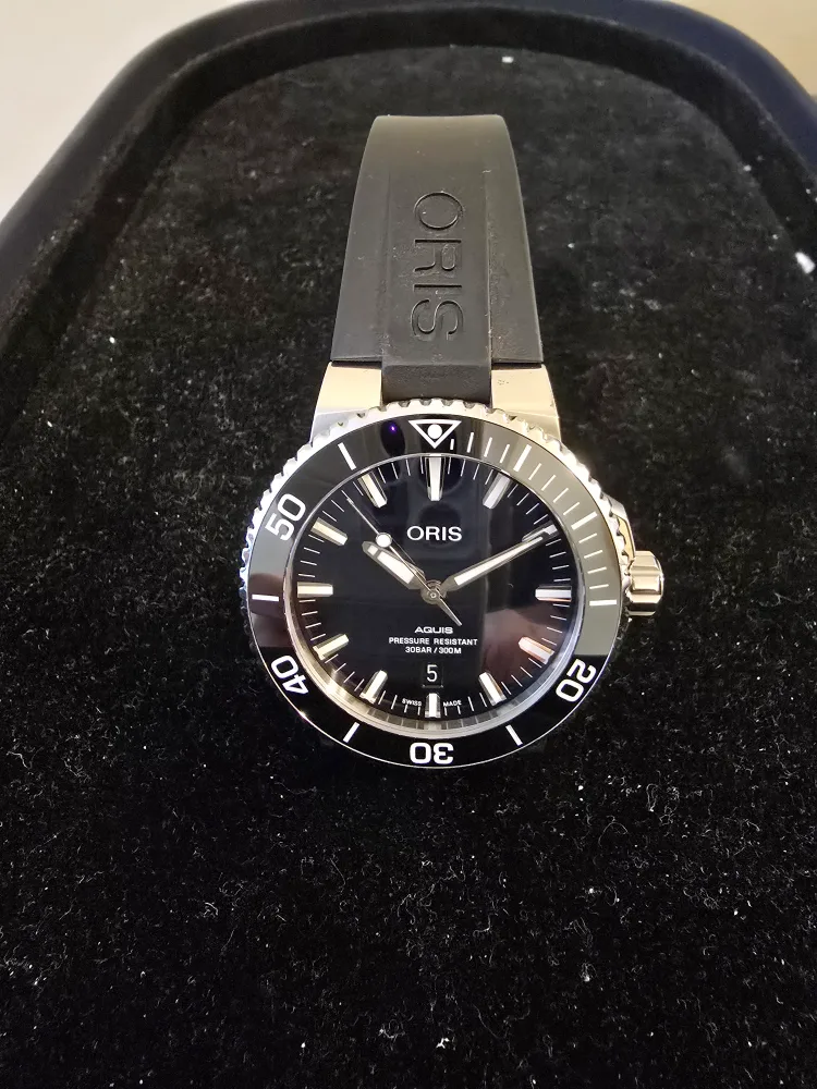 Oris Aquis Date 41.5mm Watch thumbnail