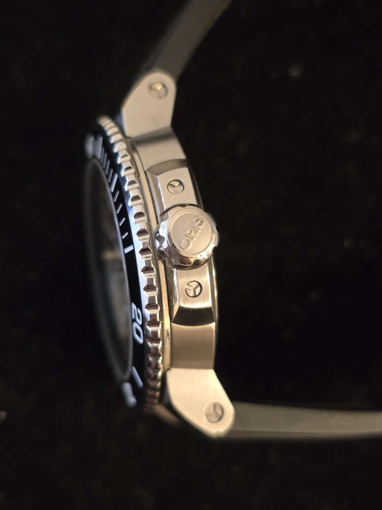 Oris Aquis Date 41.5mm Watch - photo 3