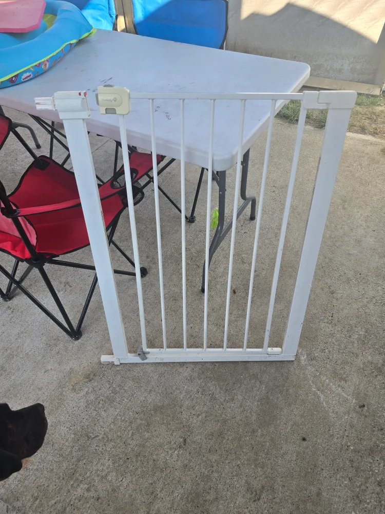 Safety 1st Baby Gate thumbnail