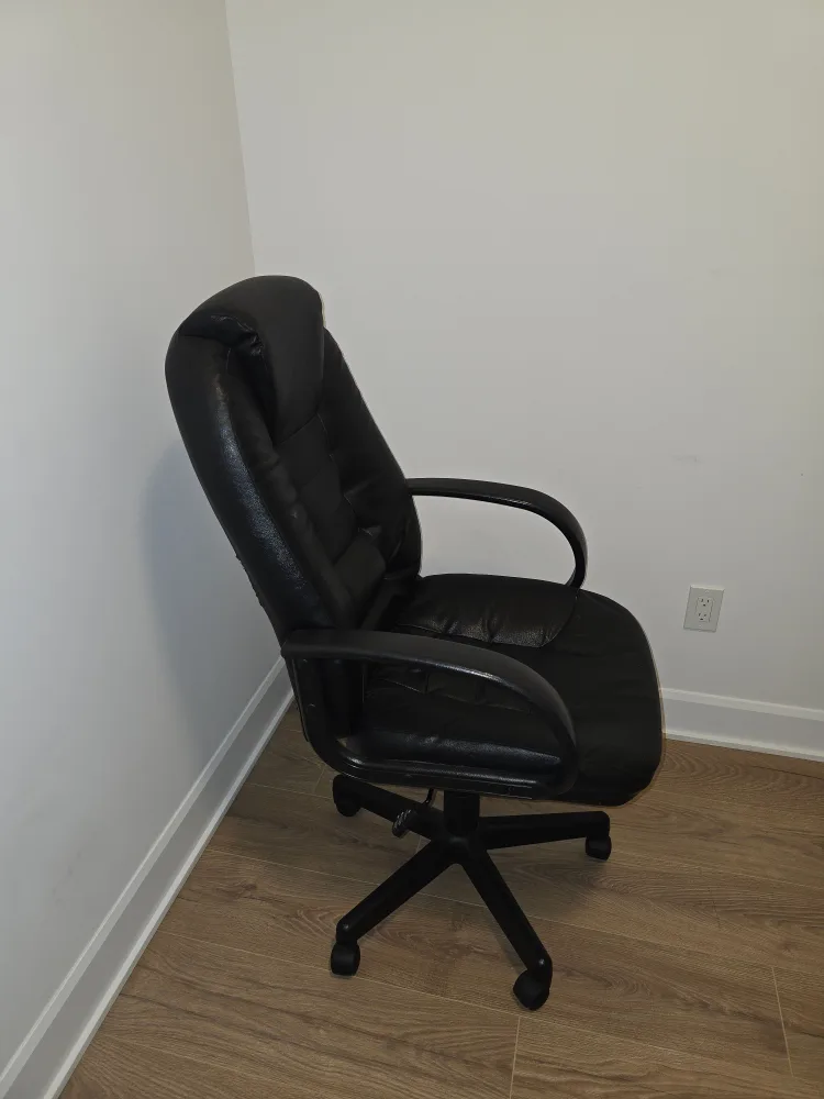 Black Office Chair image indicator(3)
