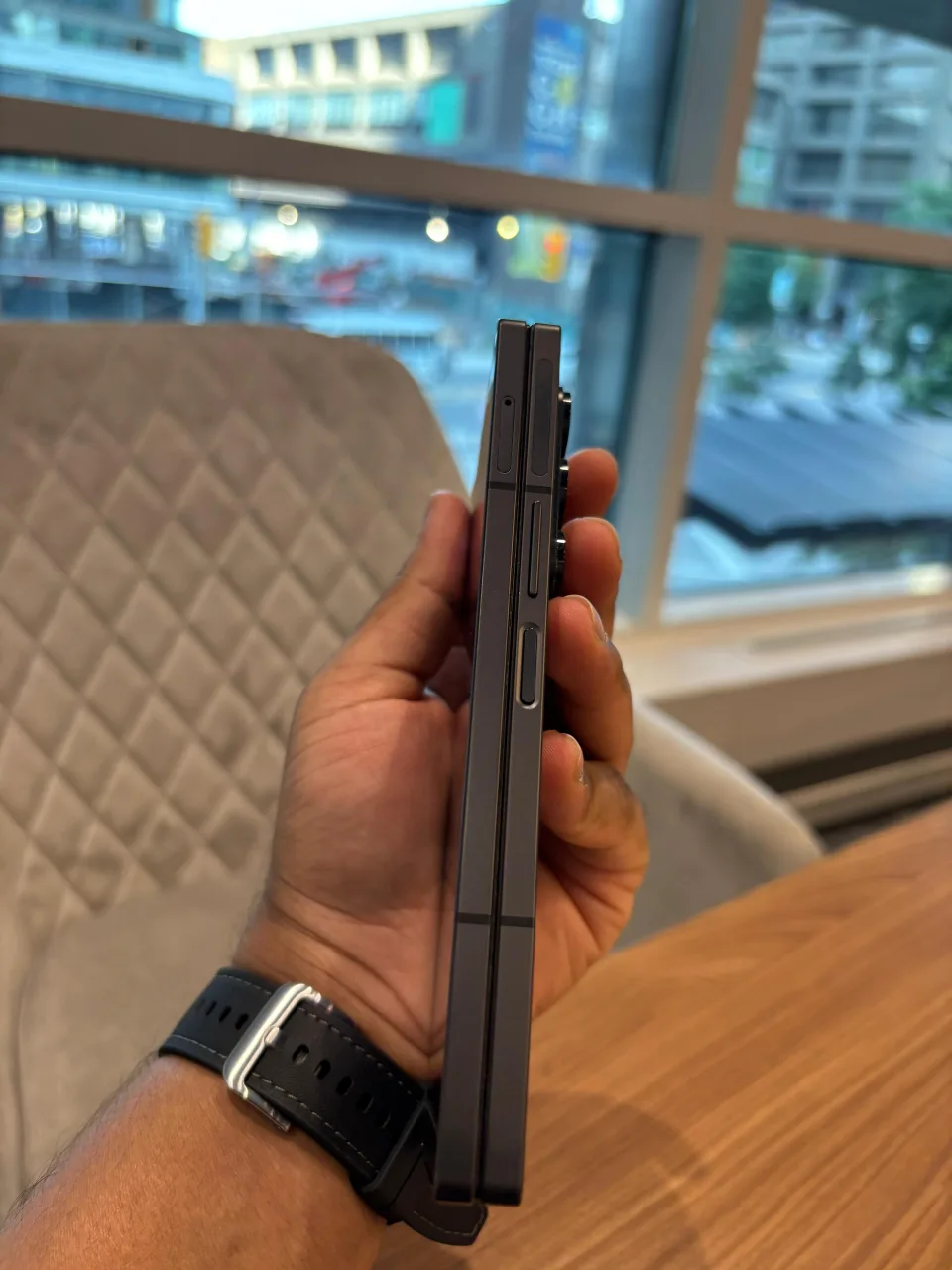 Samsung Galaxy Fold 6| 528 GB| Original Box| NO Scratches image indicator(4)