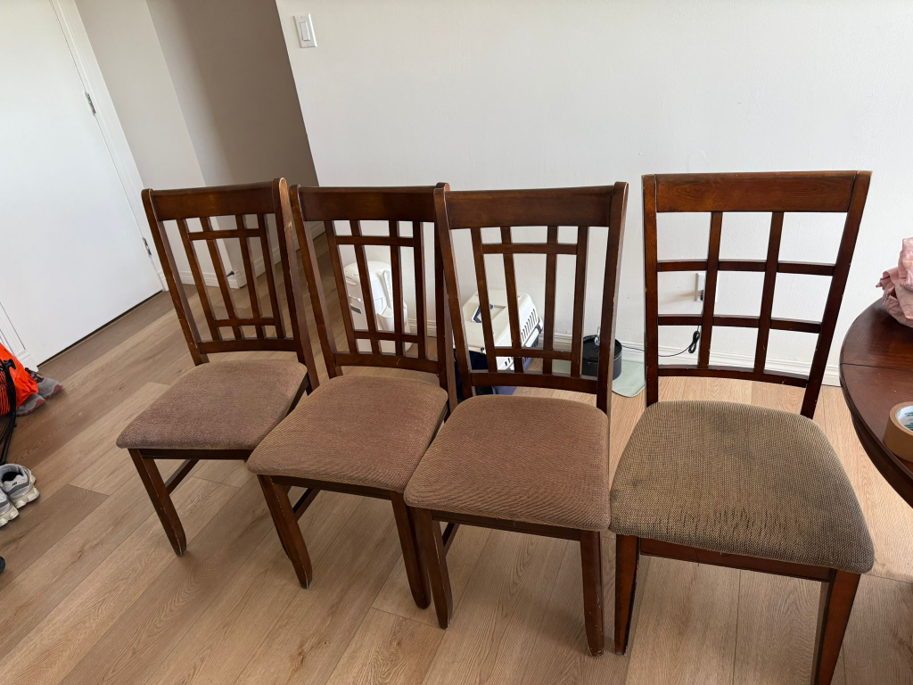 Set of 4 Wooden Dining Chairs