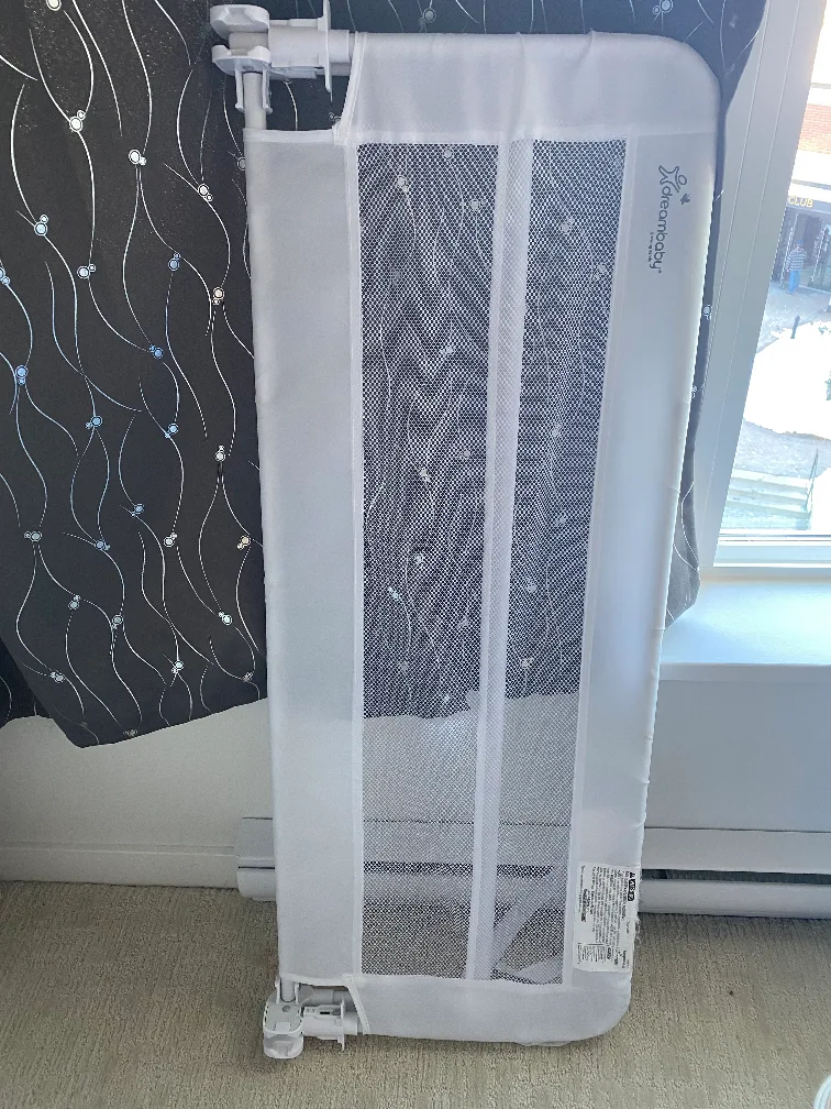 Dreambaby Retractable White Baby Gate thumbnail