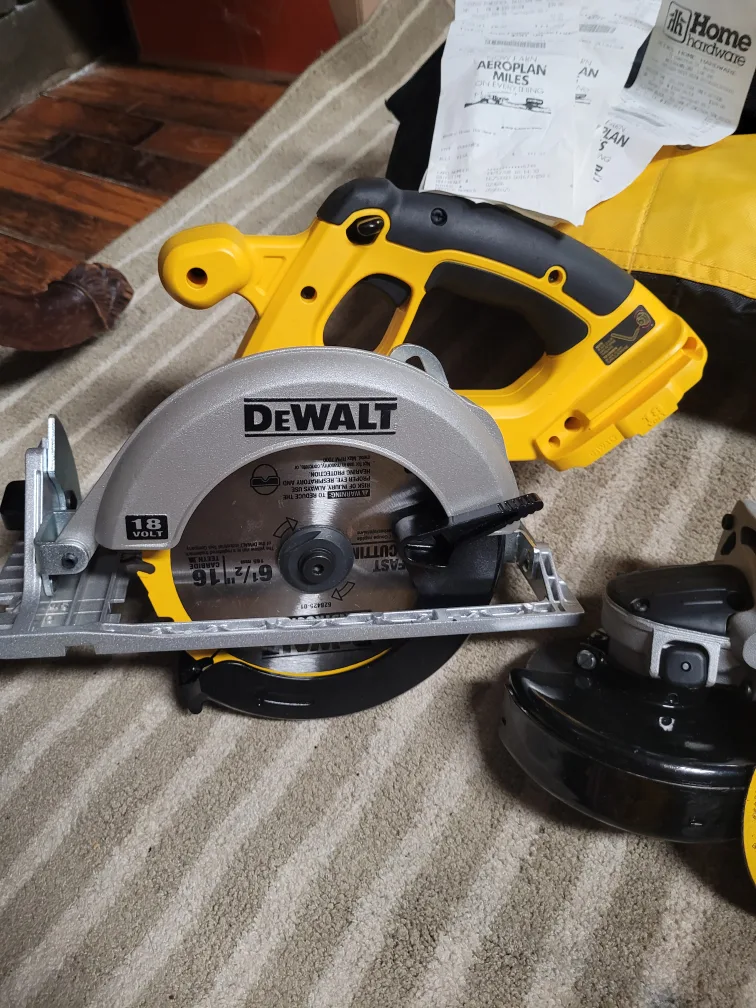 DeWalt Power Tools Set image indicator(8)
