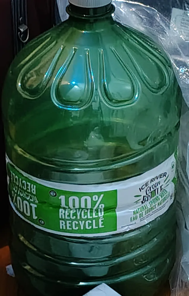 🇨🇦Ice River Green Bottle thumbnail