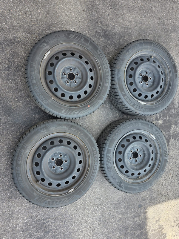 Motomaster Winter Edge II Tires & Hubcaps - 205/55R16 - photo 2