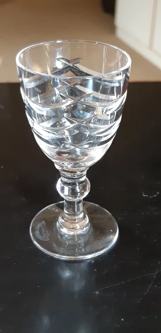 7 Vintage Crystal Liqueur Glasses image indicator(2)