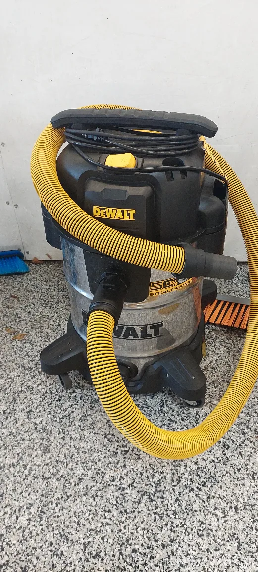 DeWalt DXV10S Wet/Dry Vac thumbnail
