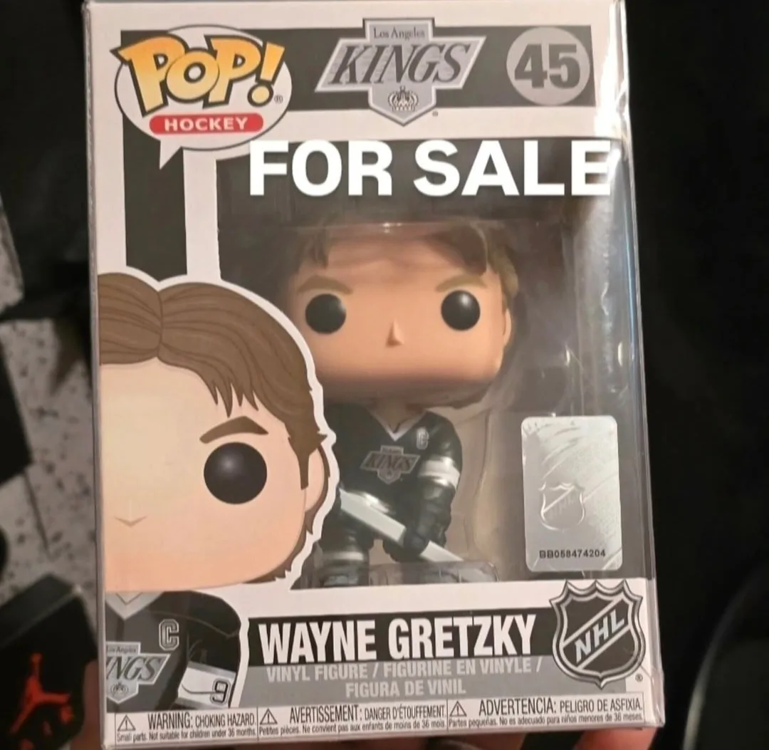 Wayne Gretzky #45 Funko Pop thumbnail