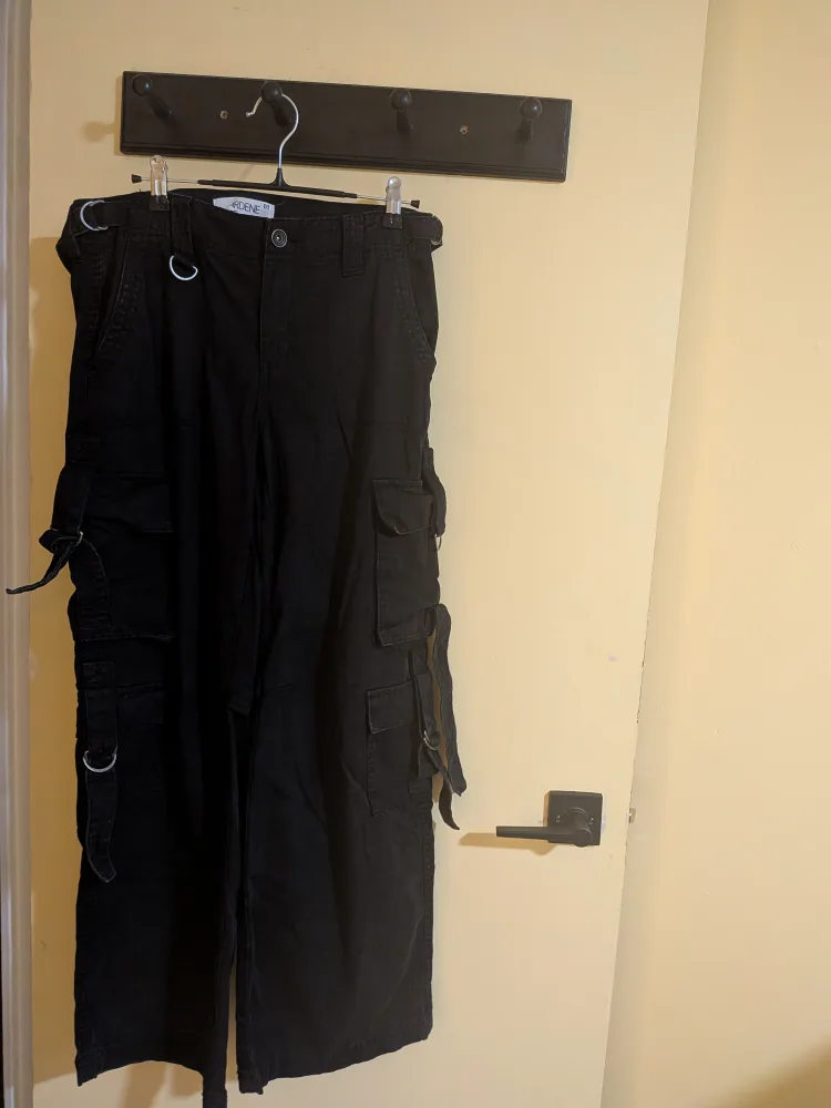 Ardene Black baggy Cargo Pants - Size 01 thumbnail