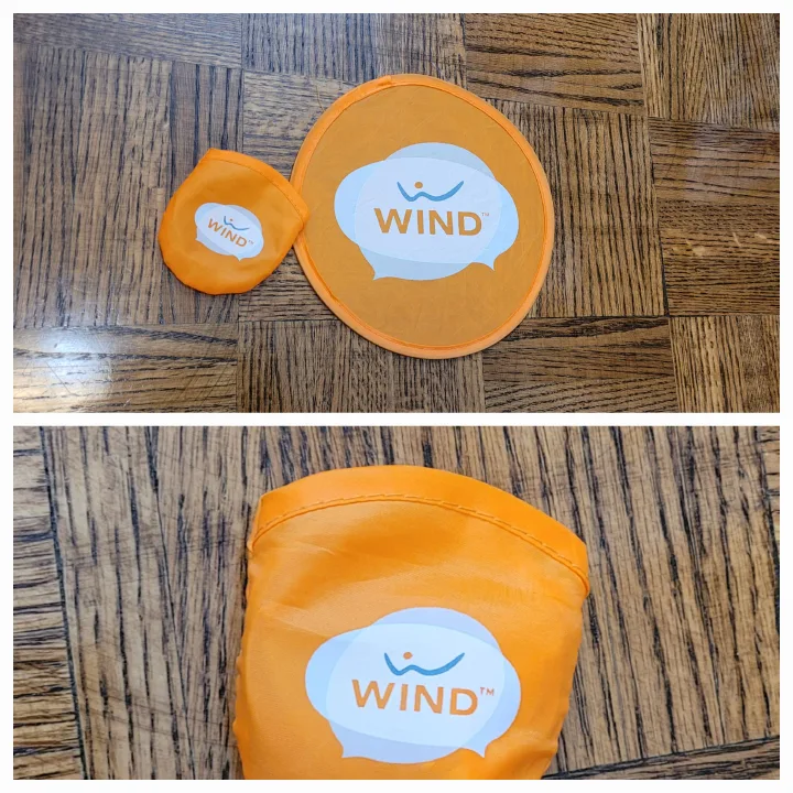 Wind Orange Folding Fan 🇨🇦🍁 thumbnail