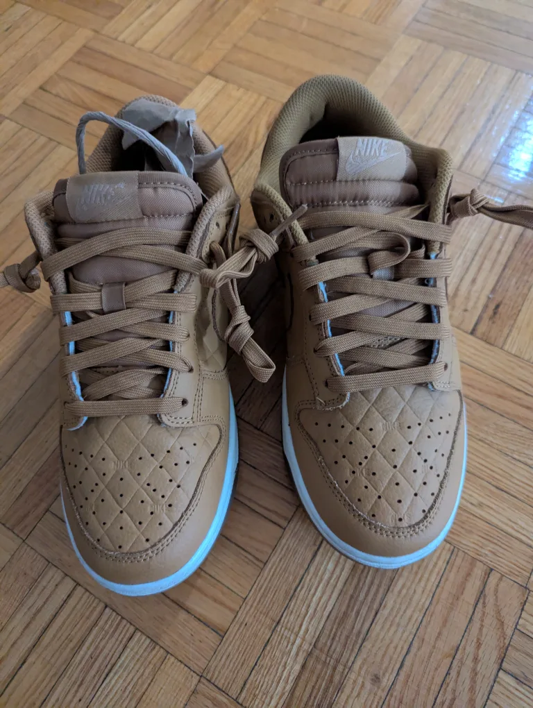 Nike Dunk Low LX Cacao Wow Size 9 thumbnail