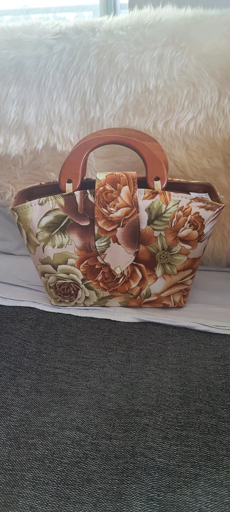 Handpainted Bag with Wooden Handles image indicator(5)
