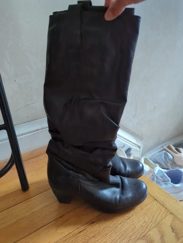 Black Leather Knee High Boots 🍁🇨🇦 image indicator(2)