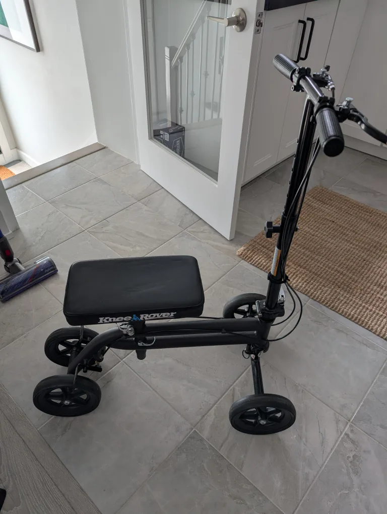 KneeRover Knee Walker thumbnail