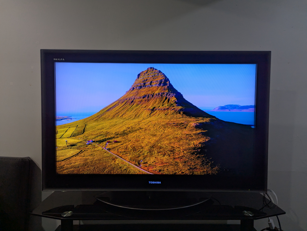 46" Toshiba Regza TV and Premium Glass TV stand - photo 5