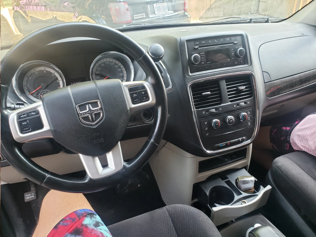 2011 Dodge Grand Caravan Minivan - photo 5