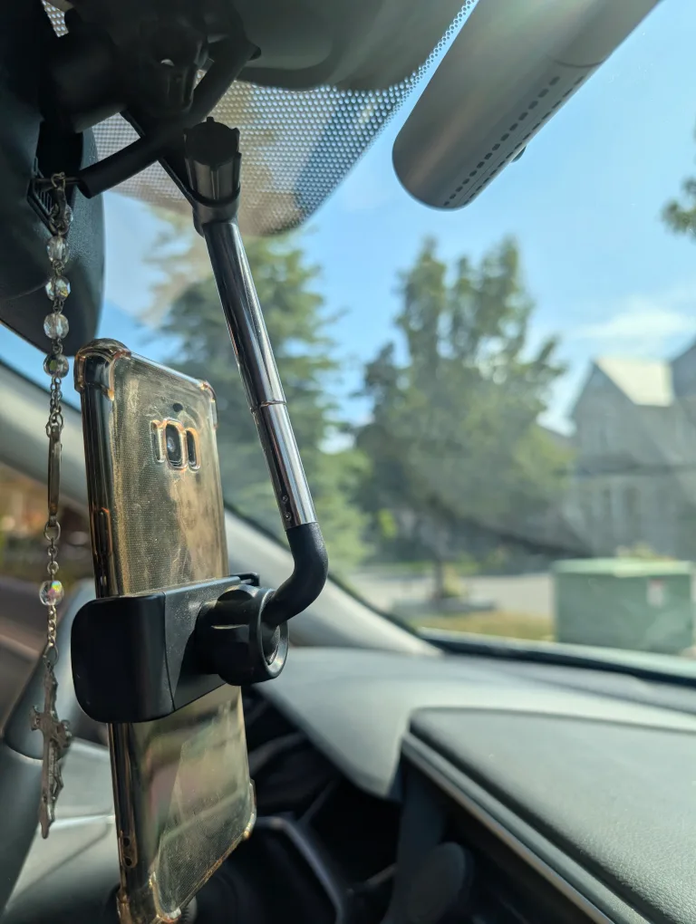 EUC - Rearview Mirror Car Phone Mount image indicator(7)