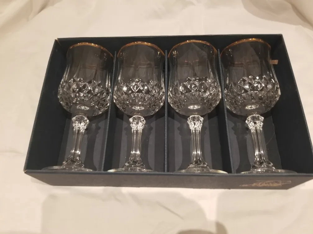Cristal d'Arques Wine Glasses - Set of 4 in Box thumbnail