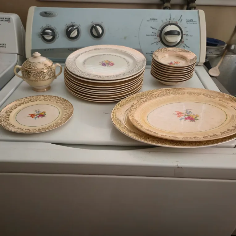 Antique China Set image indicator(3)