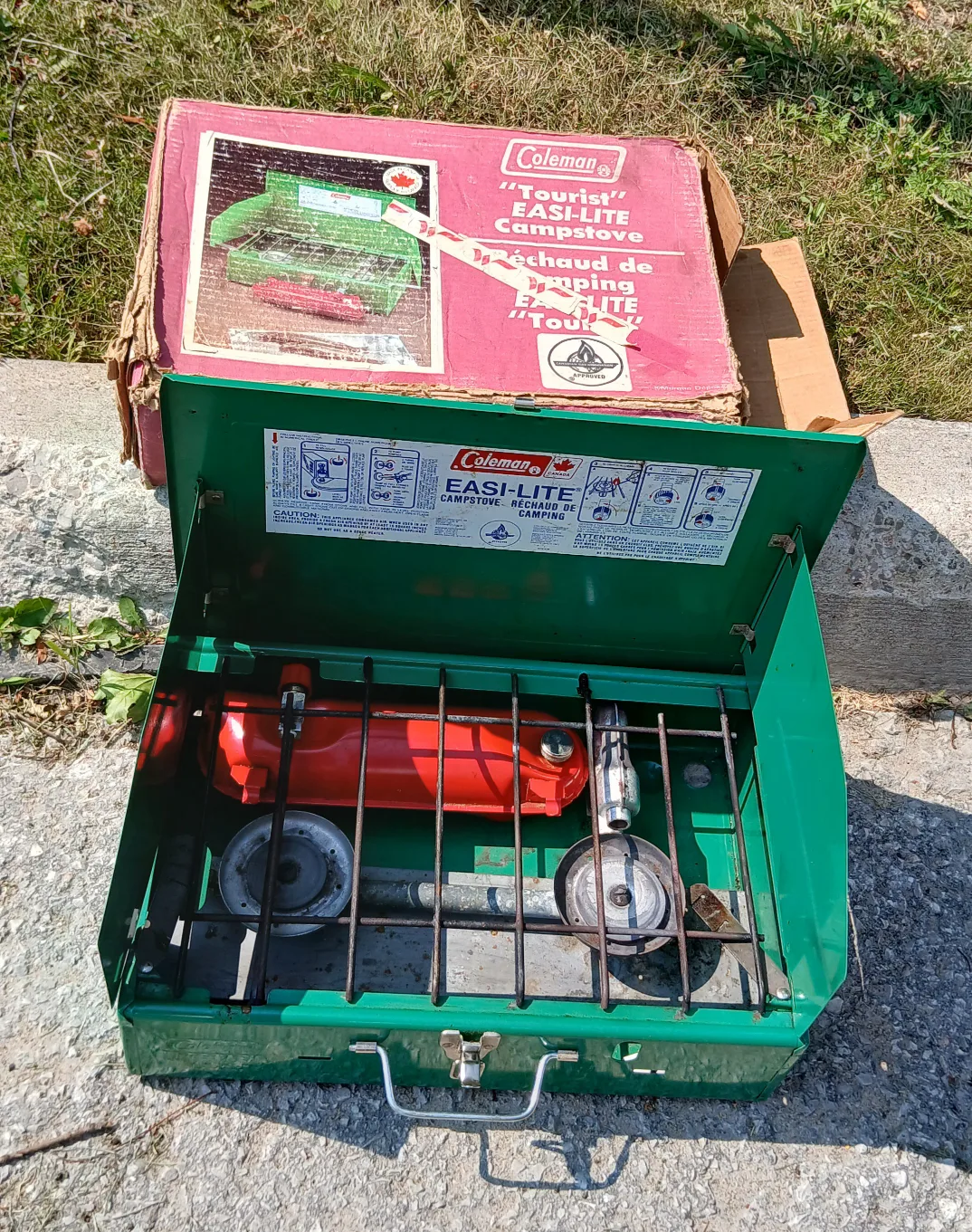 vintage Coleman EASI-LITE Campstove thumbnail