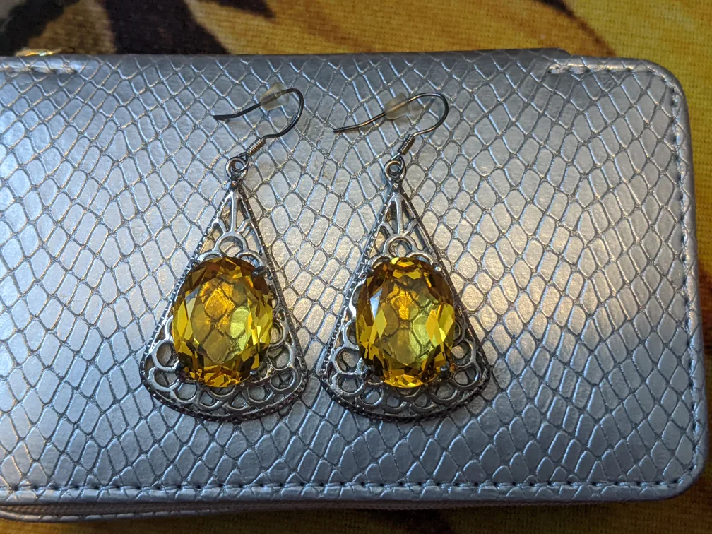 Assorted Costume Earrings - New image indicator(2)