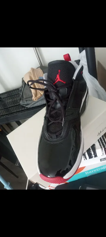 Jordan sneakers Black/Red only tried on $159 image indicator(2)