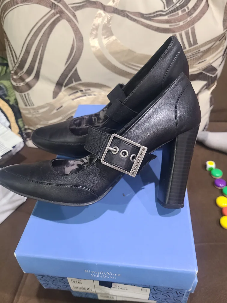 Simply Vera Wang Jardine Black Heels - Size 7.5 image indicator(4)