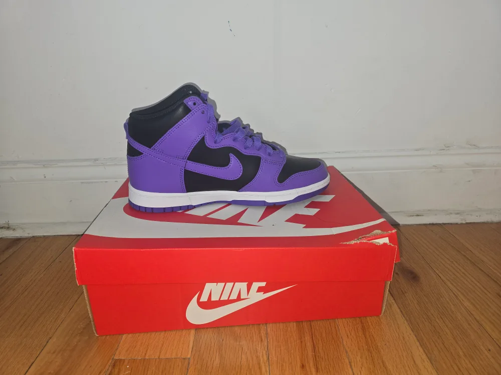 Nike Dunk High Black Purple Shoes with Box image indicator(2)