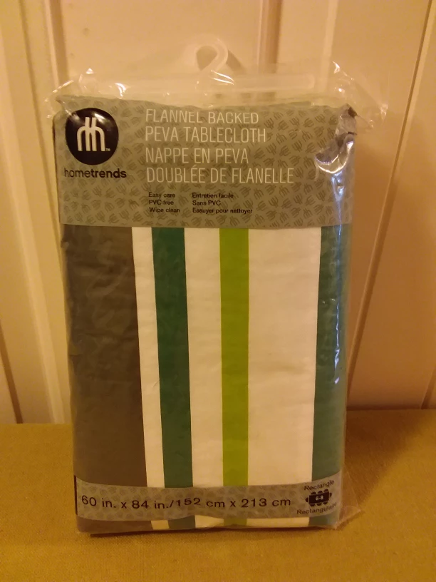🍽️ 🆕 Flannel Backed Tablecloth 🍽️ 🆕