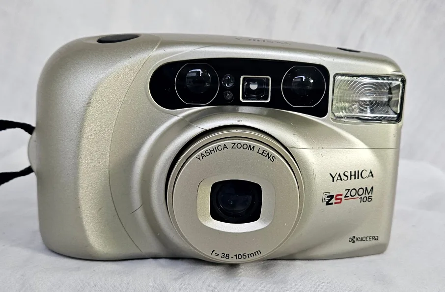 Vintage Yashica EZS Zoom 105 35mm Panoramic 35mm Film Camera thumbnail